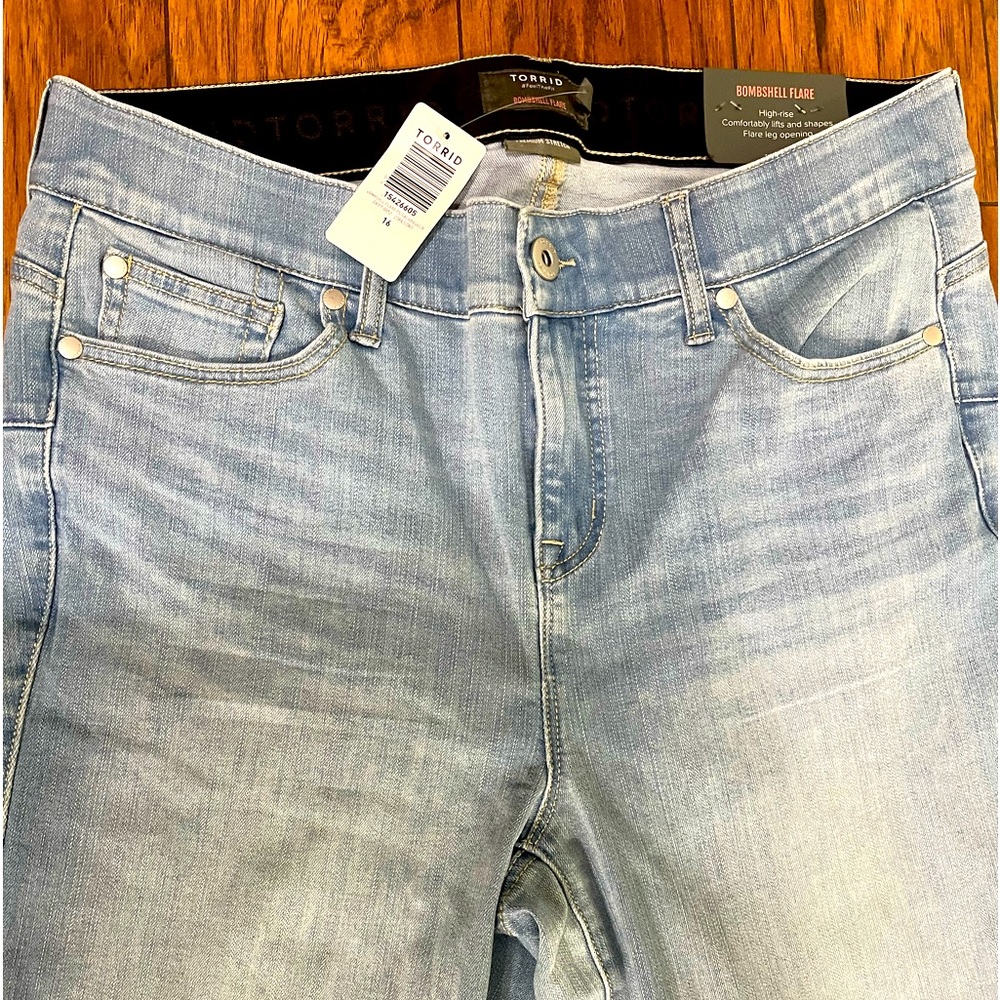Torrid Bombshell Flare Jeans - Size 16 - NWT